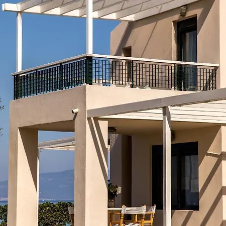 Azalea - Beachfront, 4bdrms, 4 Baths, View Villa Pefkochori