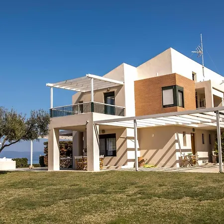 Azalea - Beachfront, 4bdrms, 4 Baths, View Villa Pefkochori
