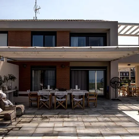 Villa Azalea - Beachfront, 4bdrms, 4 Baths, View Pefkochori